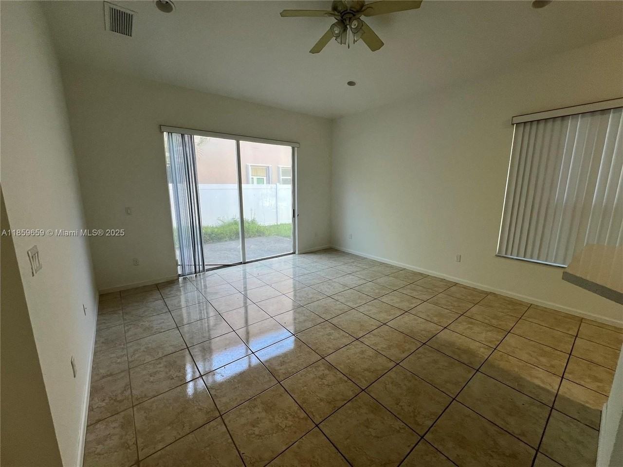 2217 Ne 41st Ave - Photo 7 of 18