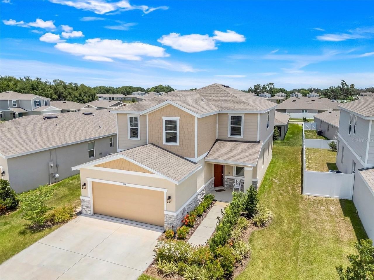 853 Blue Creek Dr - Photo 5 of 46