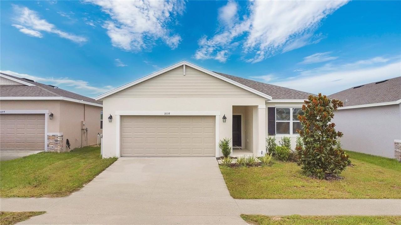 1838 Blue Lagoon Cir - Photo 4 of 31