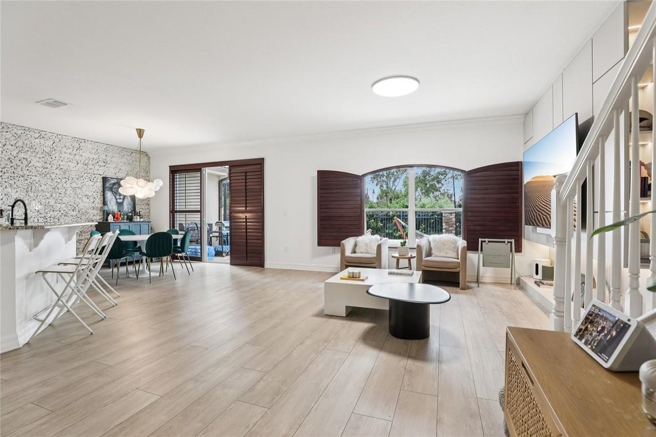 10423 Belfry Cir - Photo 2 of 43