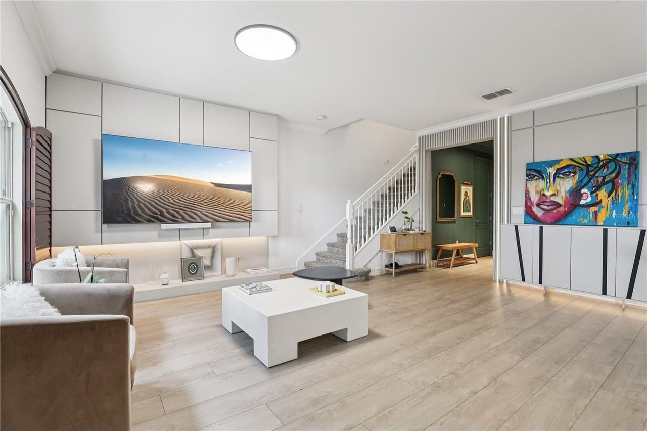 10423 Belfry Cir - Photo 5 of 43