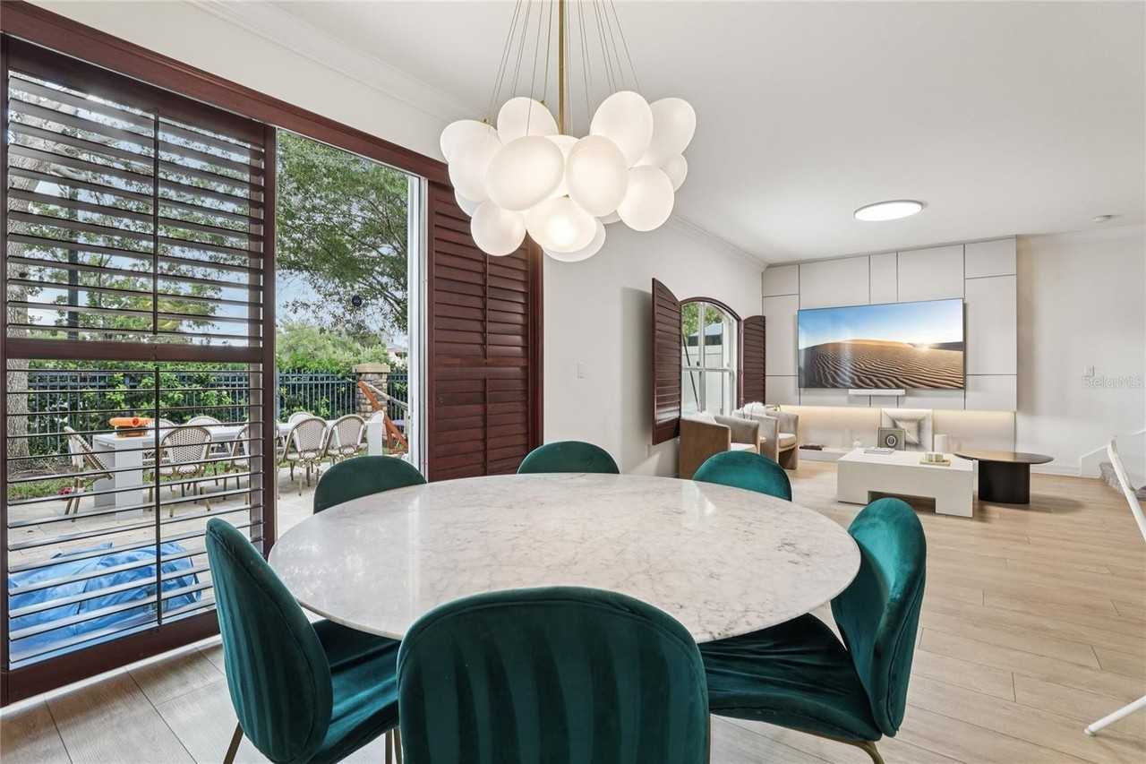 10423 Belfry Cir - Photo 6 of 43