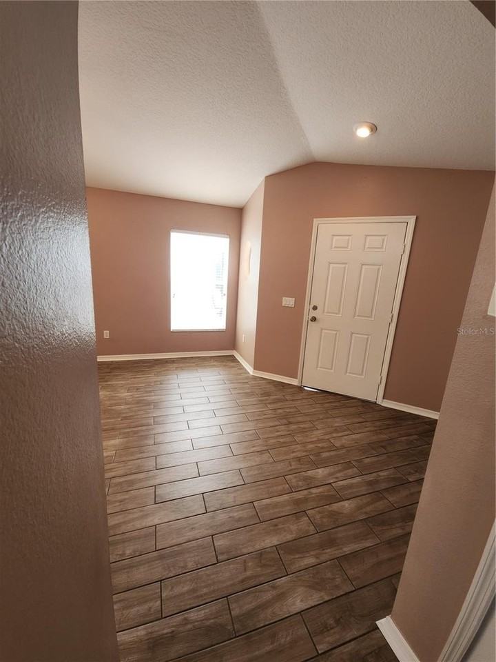 18111 Lembrecht Way - Photo 5 of 25