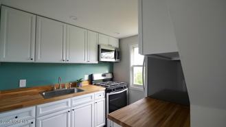 318 16th Ave #B - Photo 1 of 1