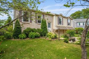 371 Larchmont Ct - Photo 1 of 1