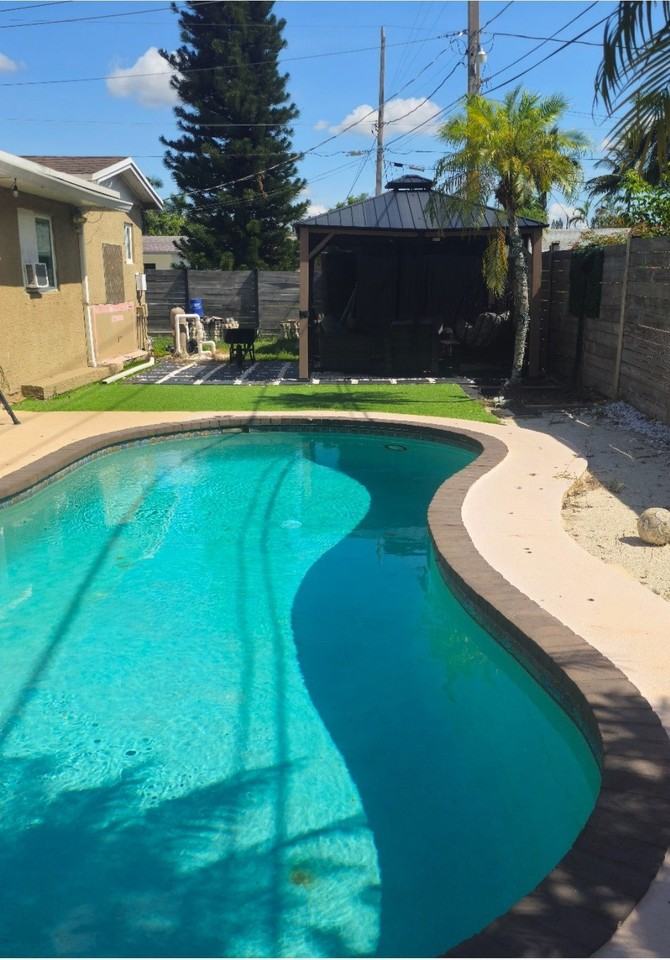 2294 Nw 63rd Ave - Photo 5 of 8