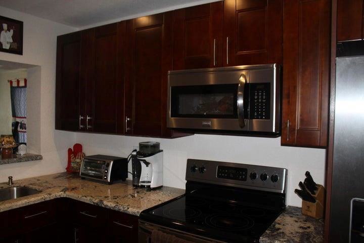 2294 Nw 63rd Ave - Photo 6 of 8