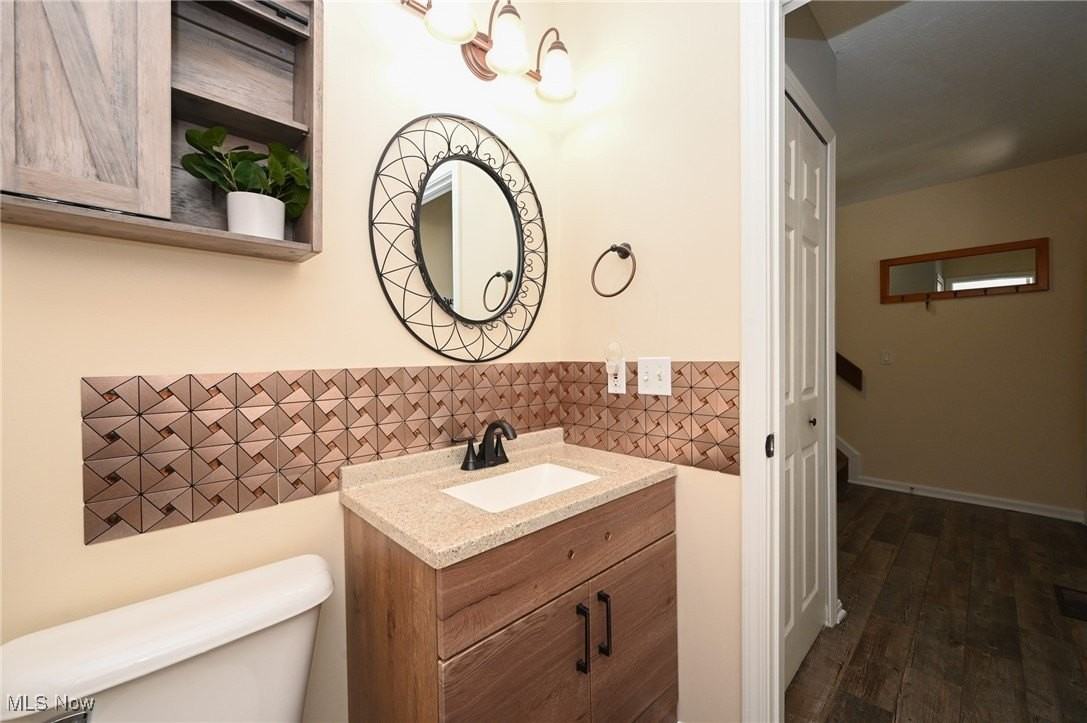 655 Almas Ct - Photo 6 of 40