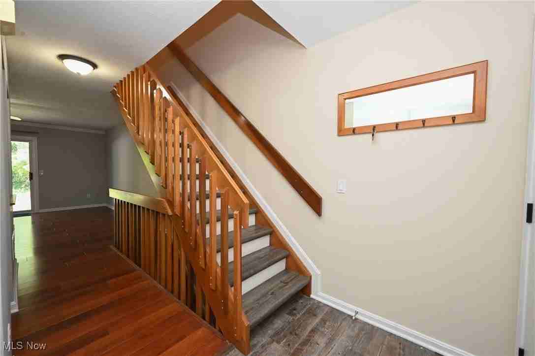 655 Almas Ct - Photo 7 of 40