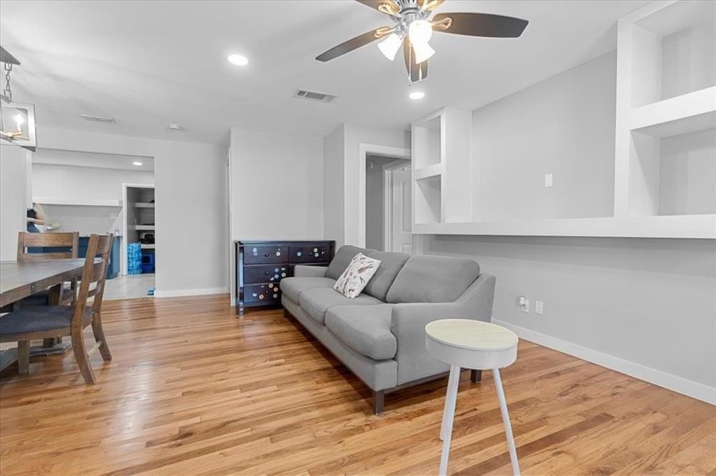 2801 S Hills Ave - Photo 3 of 22