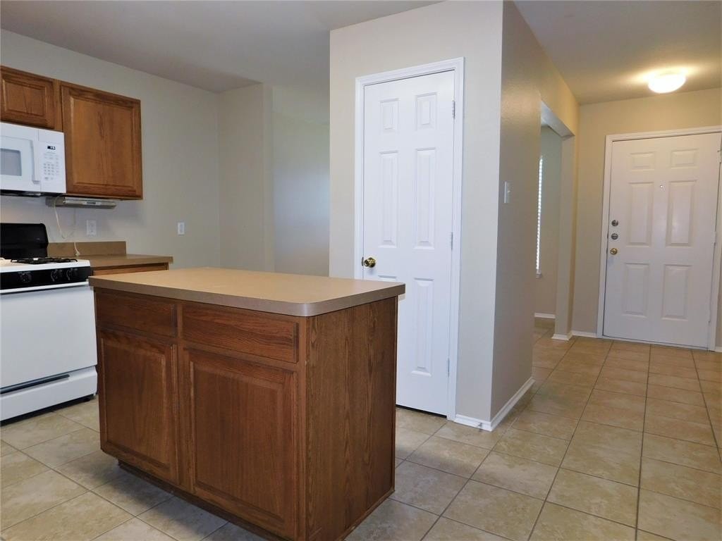 2229 Northway - Photo 7 of 26