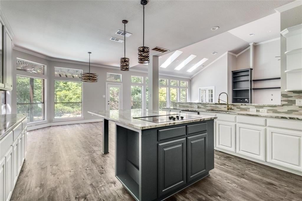 804 Shorecrest Dr - Photo 7 of 16