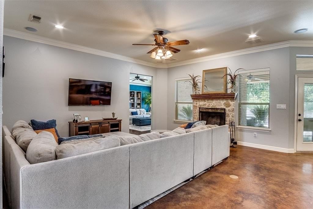 6316 Prospect Hill Dr - Photo 2 of 25