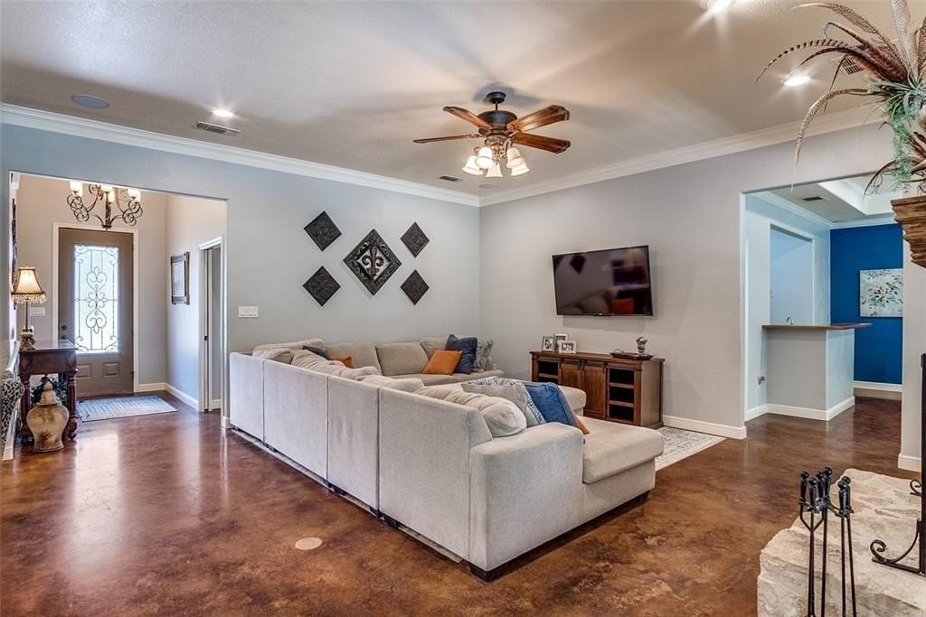 6316 Prospect Hill Dr - Photo 3 of 25