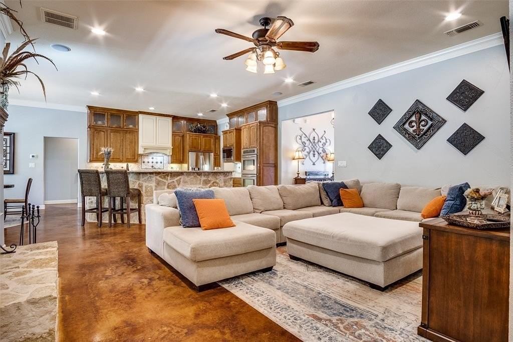 6316 Prospect Hill Dr - Photo 4 of 25