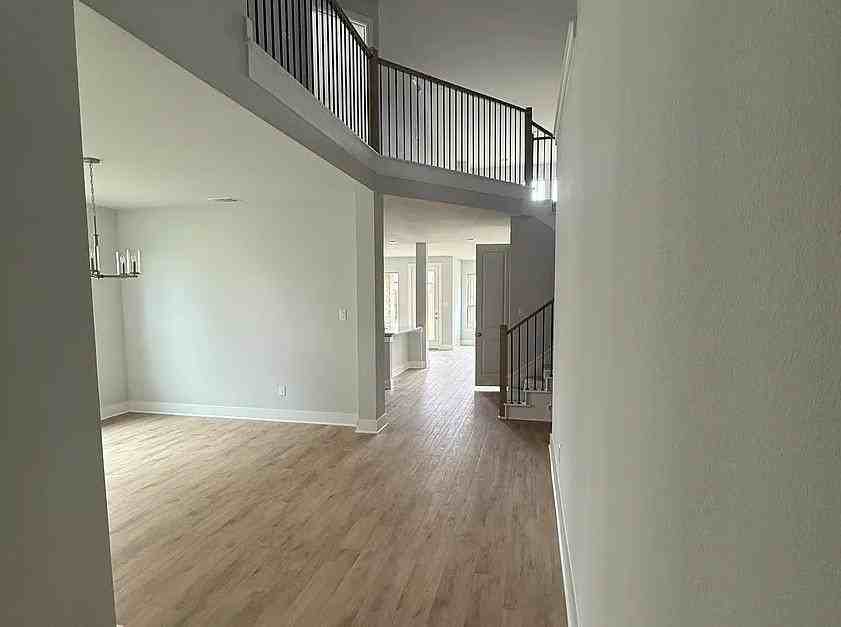 6510 Elaine Ct - Photo 3 of 24