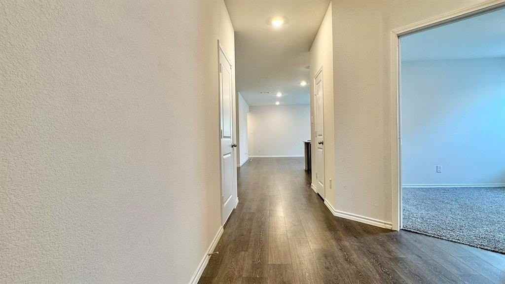 1420 Stuarts Forest Dr - Photo 4 of 32