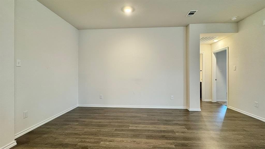 1420 Stuarts Forest Dr - Photo 7 of 32