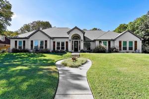 featured image of 8921 Crest Wood Dr