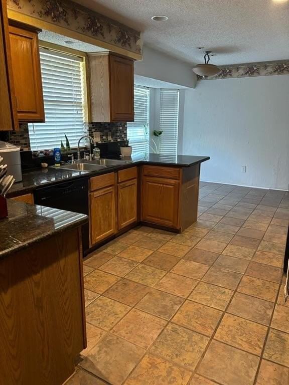 604 Oak Meadow Dr - Photo 6 of 26