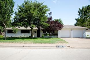 909 Douglas Ave - Photo 1 of 1
