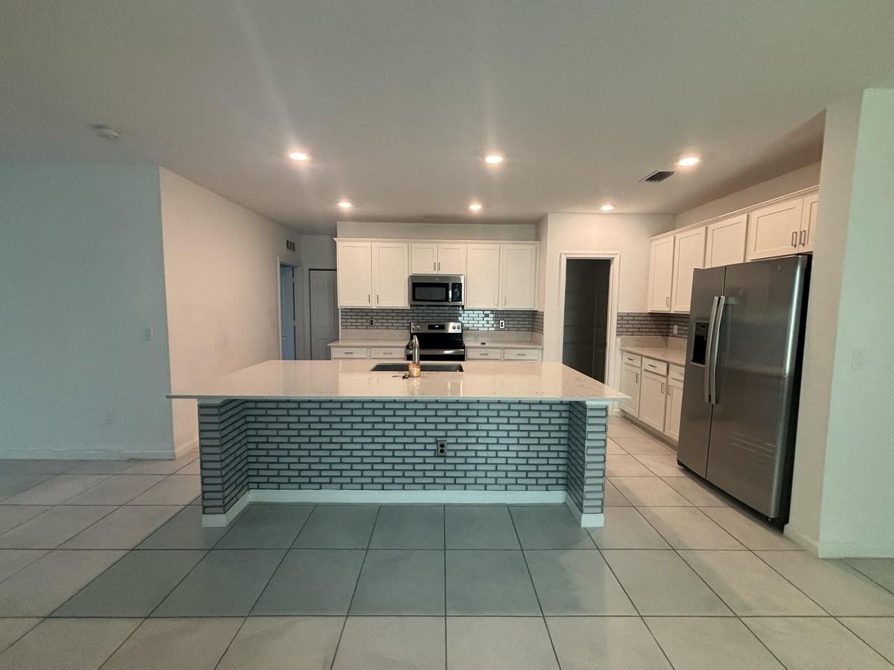 740 Worlington Lane - Photo 2 of 8