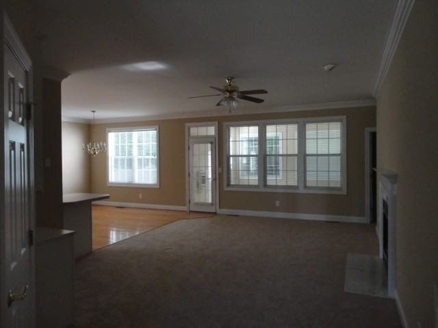 1925 Austin Pl Ln - Photo 2 of 10