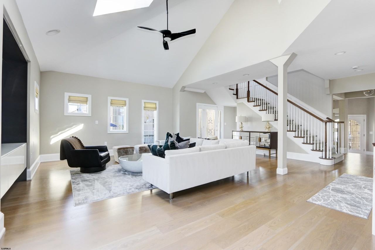 53 Bayside Ct - Photo 2 of 45