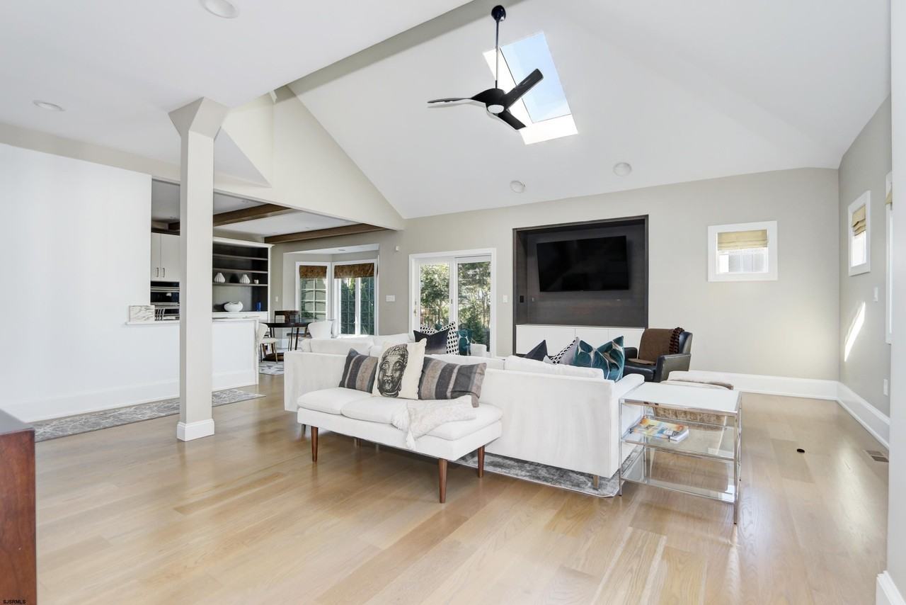 53 Bayside Ct - Photo 4 of 45