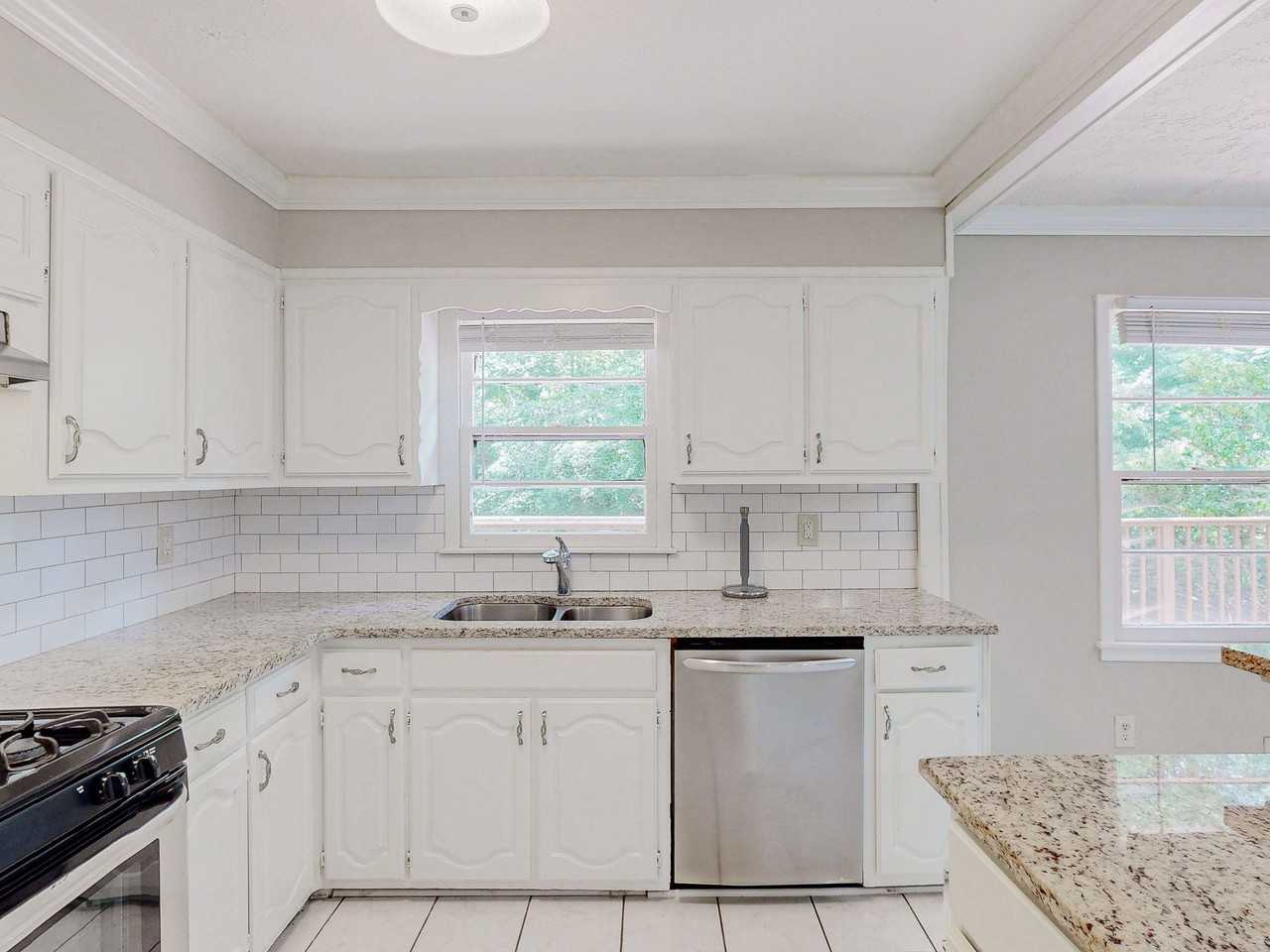 Scott Ln Sw - Photo 7 of 11