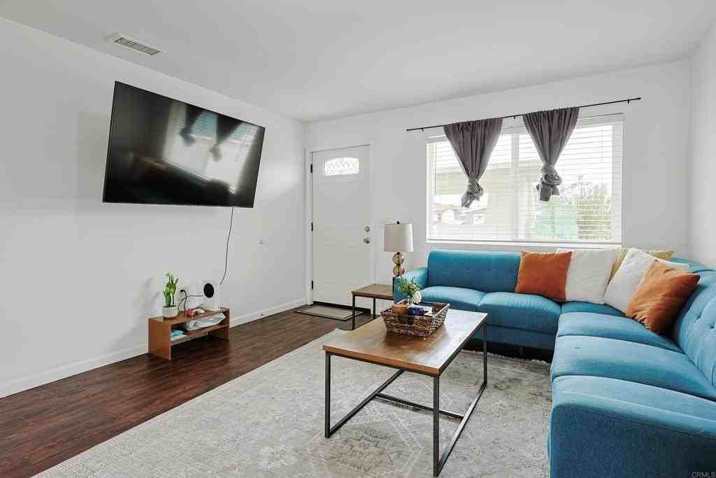 3772 Clavelita St - Photo 4 of 26