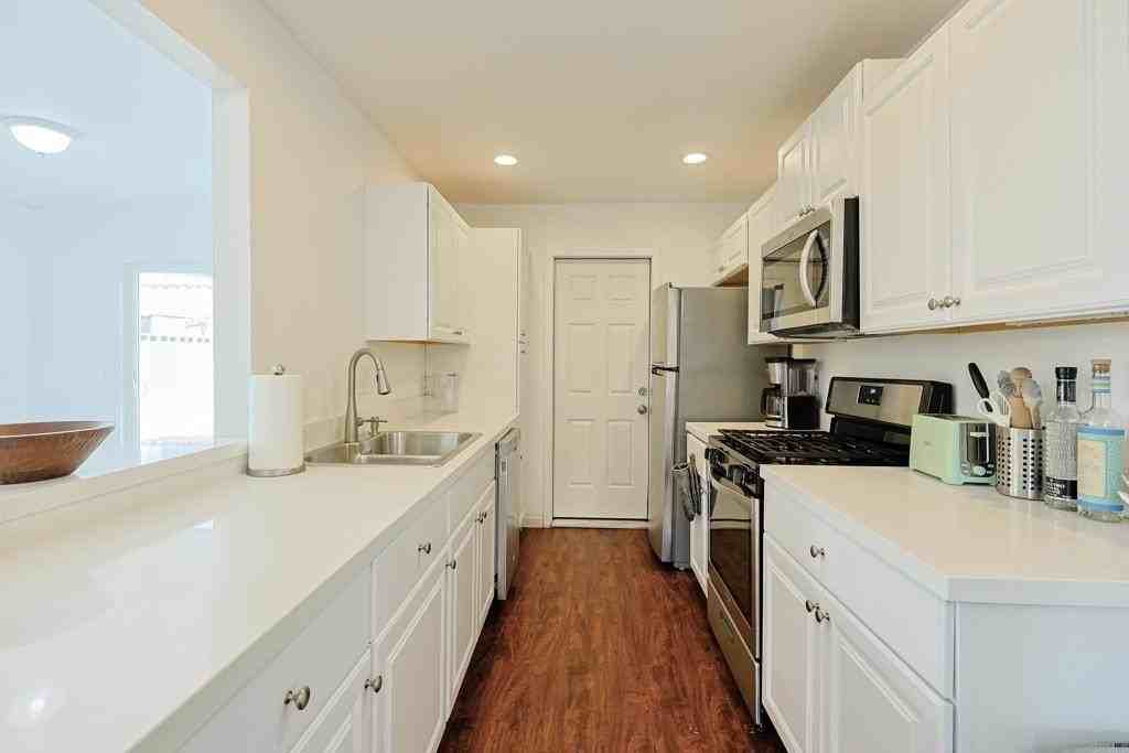 3772 Clavelita St - Photo 6 of 26