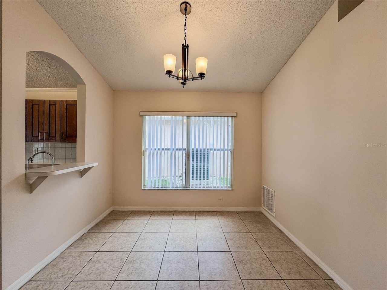 11819 Hatcher Cir - Photo 5 of 33