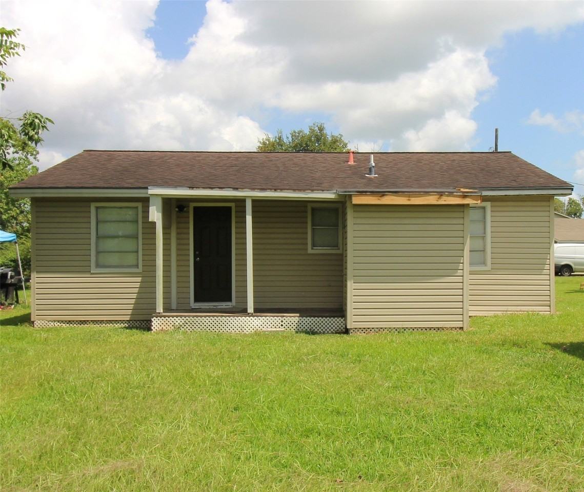 104 Prewitt Ln - Photo 2 of 11