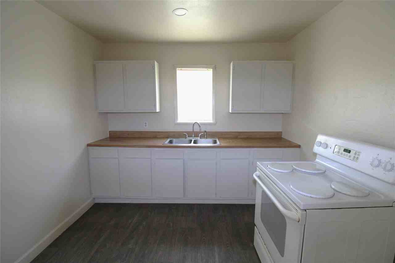 104 Prewitt Ln - Photo 4 of 11