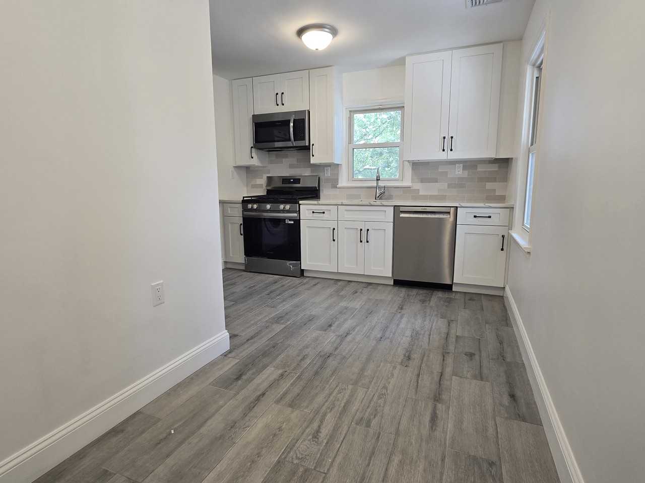 128 Turnpike - Photo 3 of 14