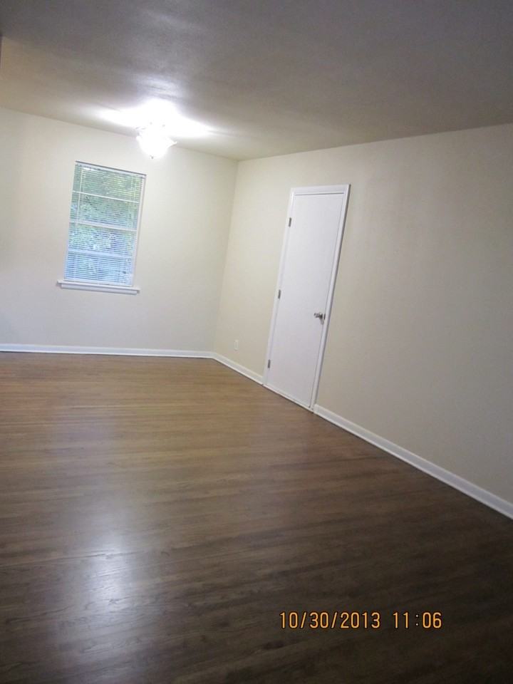 2706 E 52nd St - Photo 2 of 7