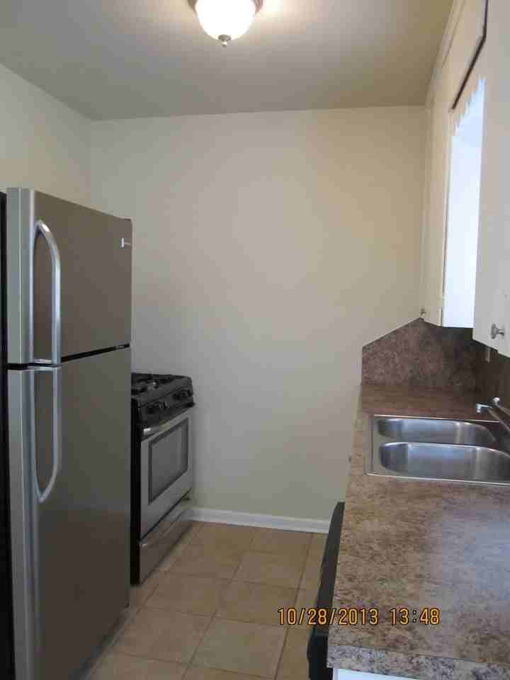 2706 E 52nd St - Photo 3 of 7
