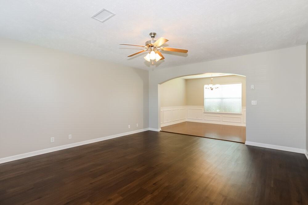 3315 Velvet Ct - Photo 4 of 15