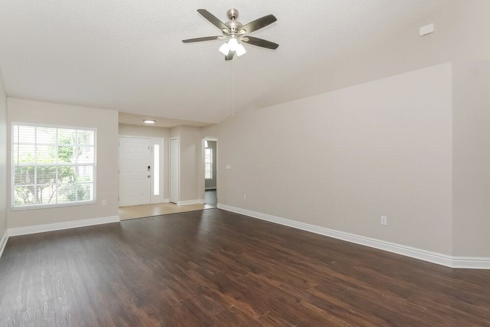 1812 Rudder Dr - Photo 3 of 16