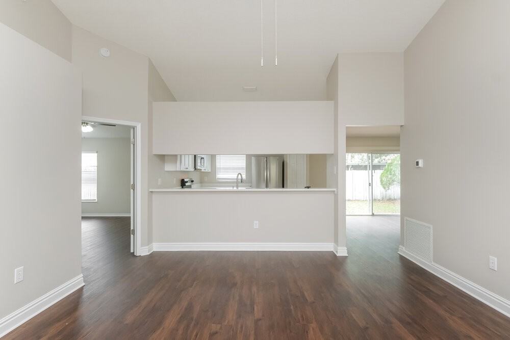 1812 Rudder Dr - Photo 4 of 16