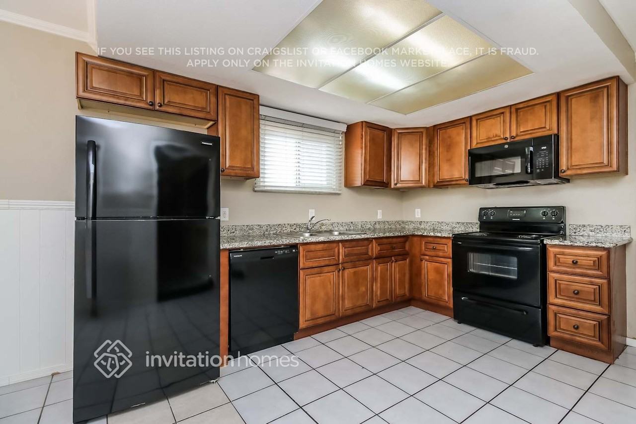 7641 East Verde Lane - Photo 7 of 17