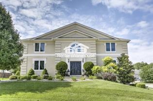 5305 Ne 70th St - Photo 1 of 1