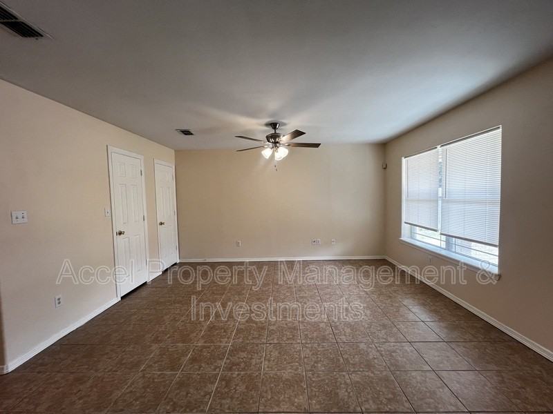 811 French Ave #9 - Photo 5 of 22