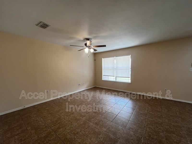 811 French Ave #9 - Photo 7 of 22