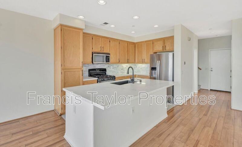 148 Elora Ln - Photo 5 of 20