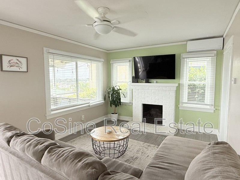 1329 Gertrude St - Photo 2 of 21
