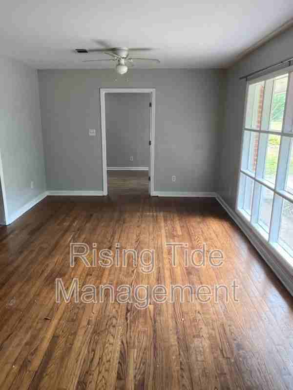 3227 Willow Lane Dr - Photo 3 of 5