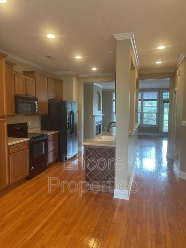 3005 Imperial Oaks Dr - Photo 3 of 17