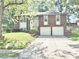 904 Nw Canterbury Rd - Photo 1 of 1